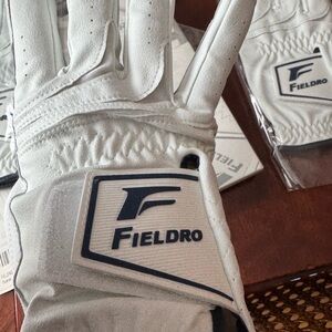 Fieldro White and Black Gloves